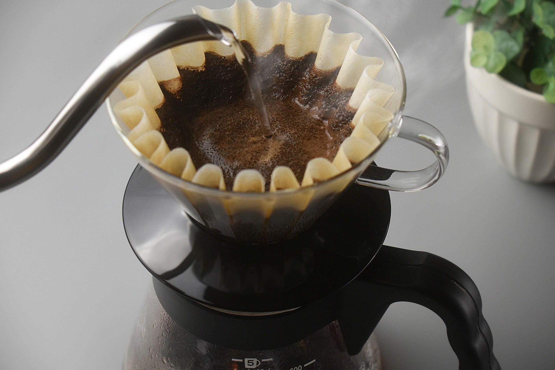 Warum Wasser den Geschmack von Kaffee, Tee und Essen verändert